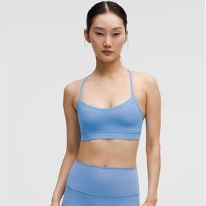 Lululemon Flow Y Bra Nulu Light Support, A–C Cups - Pool Party Size 8